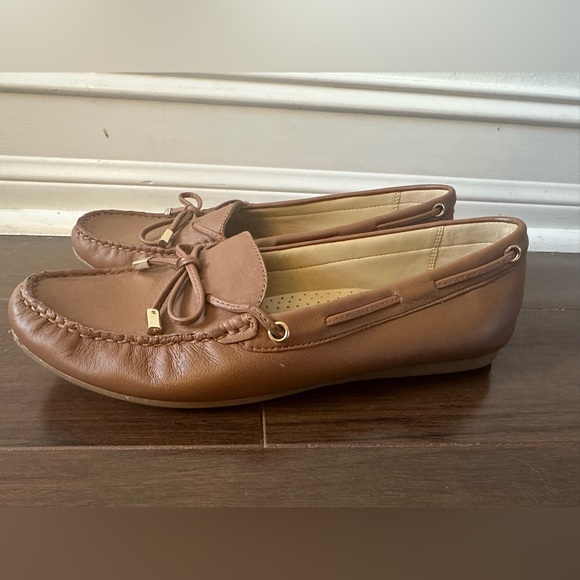 Michael Kors Sutton Brown Leather Loafers Sz 8.5 - Picture 2 of 12